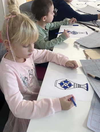 索维奇” 幼儿园访问孔子学院